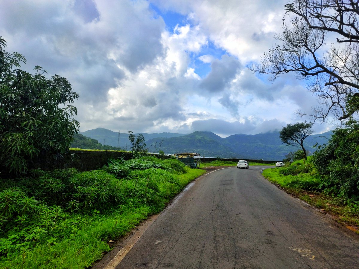 ABHISHEK5896's tweet photo. #myphotography
#as #abhi5896photos
#nature #naturephotography
#sky #trees #Clouds
#roadtrip #friends
#nagpur #maharashtra
#xioami #redmi #note7pro https://t.co/DB566MQHJh