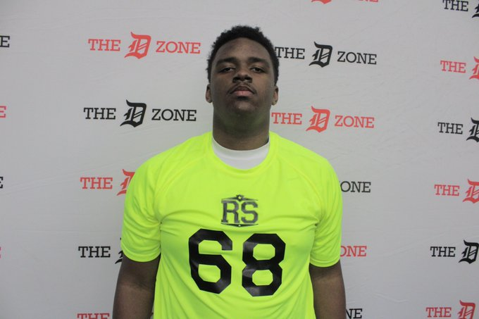 TheD_Zone's tweet photo. West Bloomfield 2023 OT Amir Herring was offered by Missouri, his 13th offer

https://t.co/azQNbWOZZO https://t.co/etGMVroHOc