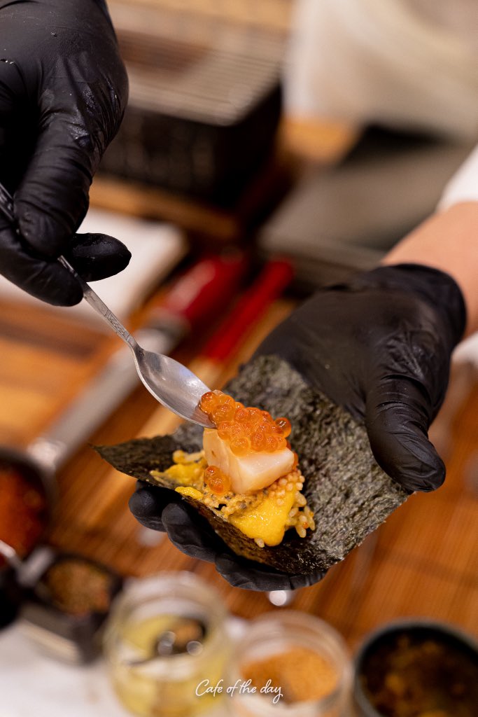 gooddaydiary's tweet photo. Akako Omakase
#รีวิวโอมากาเสะราชพฤกษ์ #โอมากาเสะราคาเบาๆเริ่มต้นหลักร้อย #อร่อยฟินตั้งแต่คำแรกจนคำสุดท้าย
 
จองกันไว้ก่อนได้เลย โอมากาเสะแถวราชพฤกษ์ 😅 บอกเลยว่าถูกใจสาวกโอมากาเสะแน่นอน 🍣 ที่นี่เค้ามีคอร์สให้เราได้เลือกหลายหลาย เริ่มต้นในราคาสบายกระเป๋าสุด ๆ แค่ 999.- Net https://t.co/6PWYyHVcg2