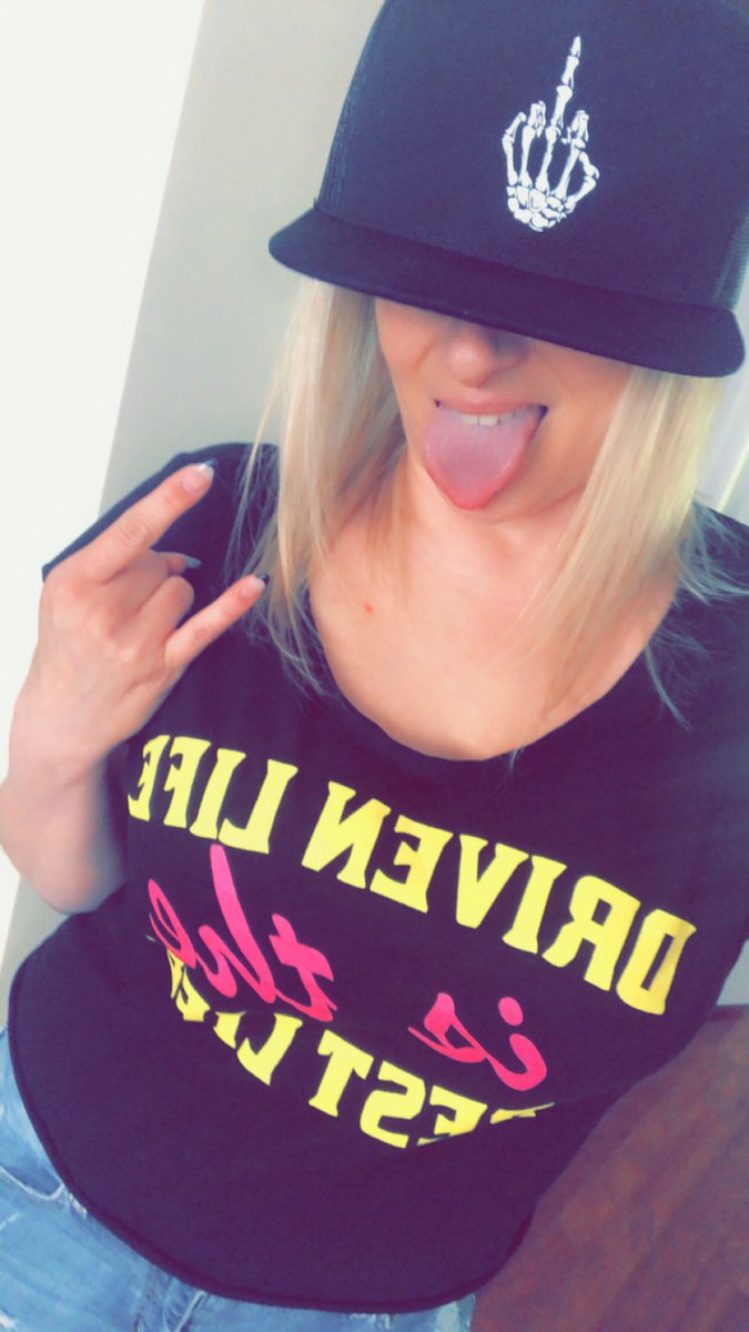 FollowMeDownXO's tweet photo. #DrivenAF ๐ค๐ผ๐
๐ค๐ผ #FU #blonde #babe #rocknroll https://t.co/3nMBqWSzex