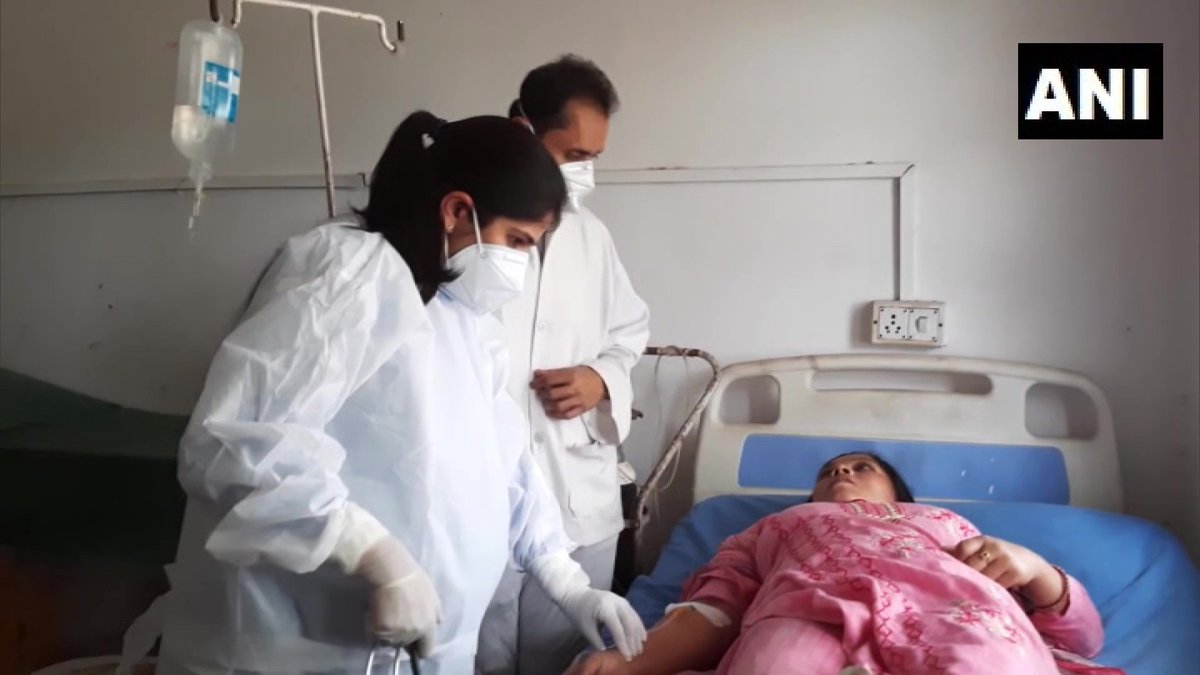 ndtv's tweet photo. 8-months pregnant doctor continues to work amid #COVID19 pandemic in Kathua, Jammu and Kashmir.
"A little stress is there but I have no problem working during pregnancy because right now, people are suffering due to a shortage of doctors": Dr Shivani

(ANI) https://t.co/Fzwv90h7Gl