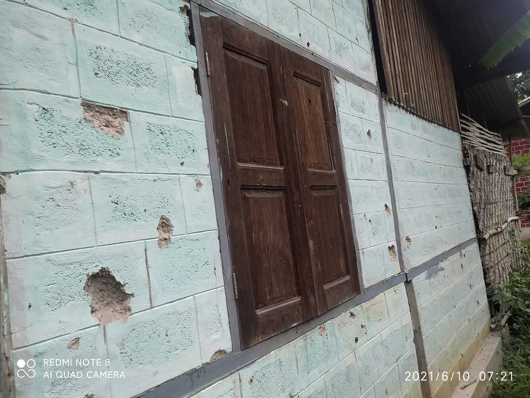 Tw // Death 

A youth who was staying in his house was shot with lethal weapon of Junta Terrorists and died in Loikaw , Kayah State .

#June10Coup
#WhatsHappeningInMyanmar