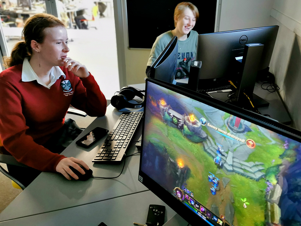Brilliant to have Avonside Girls High getting into our High School esports tournament at the Library. 3rd team of #women from Ōtautahi. Loving LoL. <a href="/riotgames/">Riot Games</a> @ImpactedNZ <a href="/bugblokenz/">Rob Cruickshank</a> <a href="/ChristchurchLib/">Ngā Kete Wānanga o Ōtautahi</a> @VictoryUpOFL <a href="/ChristchurchLib/">Ngā Kete Wānanga o Ōtautahi</a> <a href="/Christchurch_NZ/">ChristchurchNZ</a> #womenintech #edtech