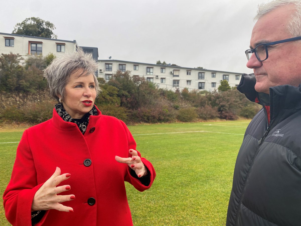 Out and about today with former MP Sue Hickey. When she transformed Oakleigh Court in Glenorchy into a safe, clean and peaceful haven for 50 elderly residents she showed what can be achieved when you put your heart into it #politas #auspol <a href="/SueHickeyTas/">Sue Hickey - Independent Candidate for Clark</a>