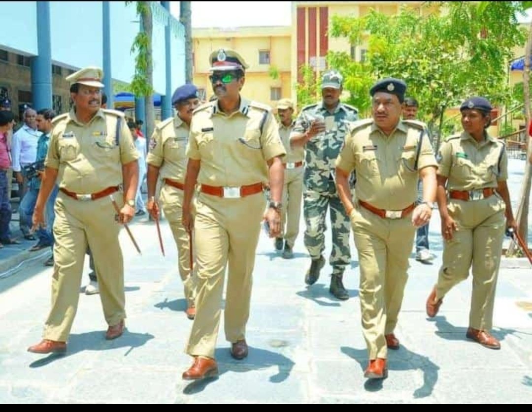 AjaySFAjay7's tweet photo. #StandWithPVsunilkumarIPS https://t.co/x8vM0hBa32