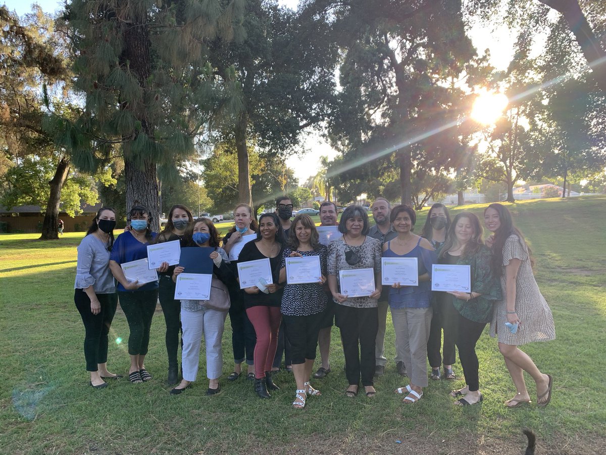 A wonderful outdoor celebration to honor our Plaza Comunitaria parents. They showed their families true perseverance this school year by attending virtual classes. #ThisIsRUSD @RedlandsUSD @RedlandsUSDSupt @SBCSS_FamEngage @IMEBECAS @SBCSS_MultiEd @RUSDforEquity