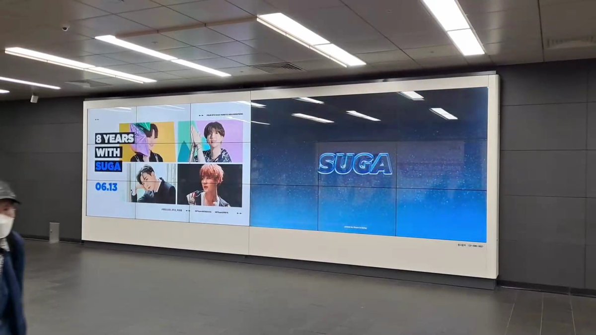 spring030993's tweet photo. The Ad can be seen from today! Please observe carefully and wear a mask 💜 
#8YEARSWITHSUGA #방탄_8주년_축하해 https://t.co/AUDm5VZlXS