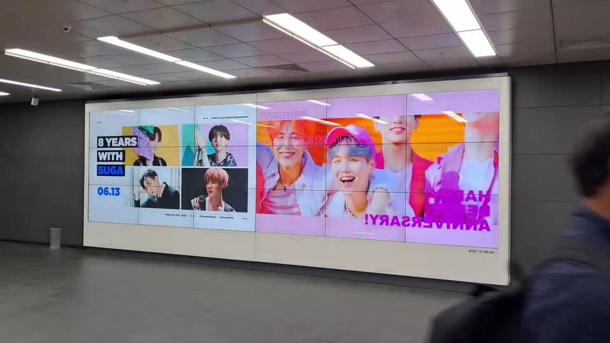 spring030993's tweet photo. The Ad can be seen from today! Please observe carefully and wear a mask 💜 
#8YEARSWITHSUGA #방탄_8주년_축하해 https://t.co/AUDm5VZlXS