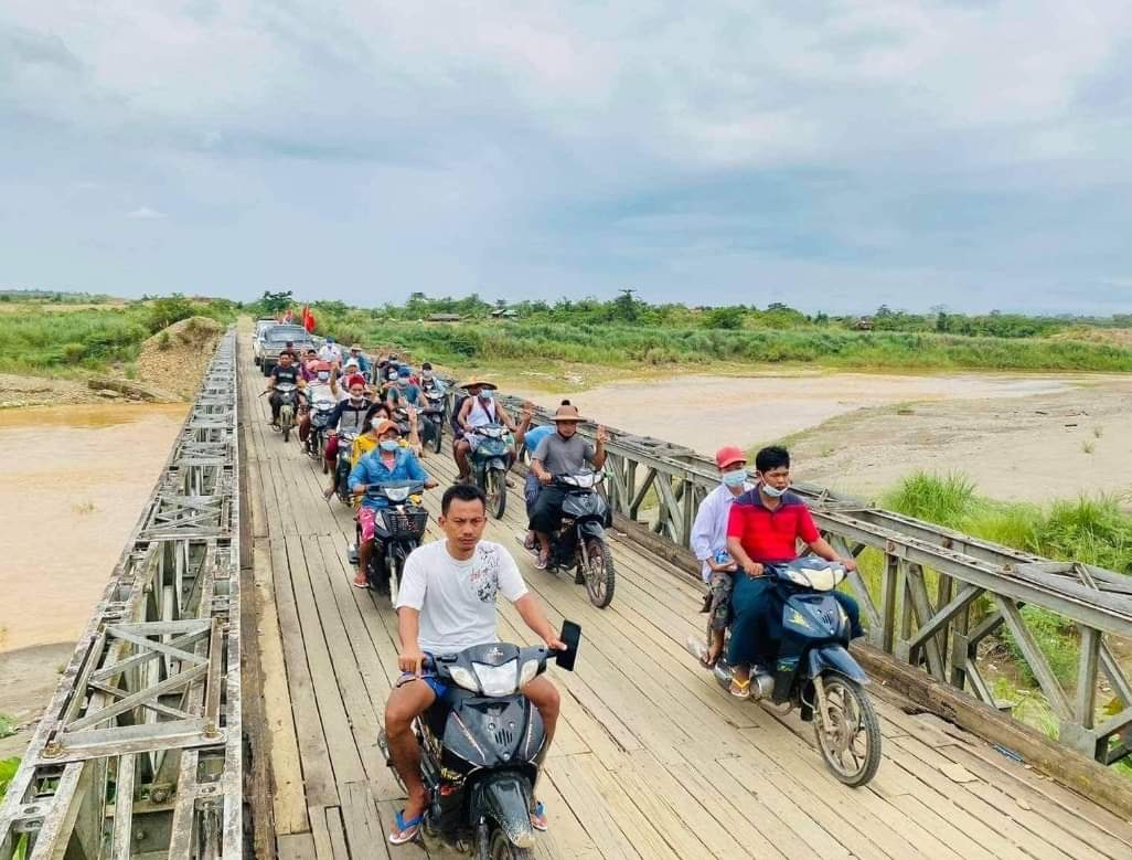 Many villages of Hpakant gather and protest againat the Dictatorship together.

#June10Coup
#WhatsHappeningInMyanmar