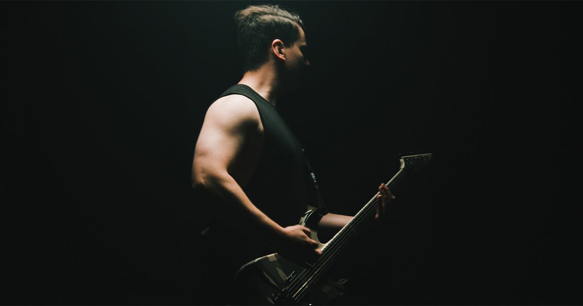 Colourandshade1's tweet photo. “Two tracks are a little different. One has a Hans Zimmer influence &amp; the other one is clean &amp; laid back - I don’t think there are any distorted guitars at all which is so out of my comfort zone!"

Read Mat’s full chat with @recurrentverse here:
https://t.co/sDfCg34eLi https://t.co/xYNTI19LFa
