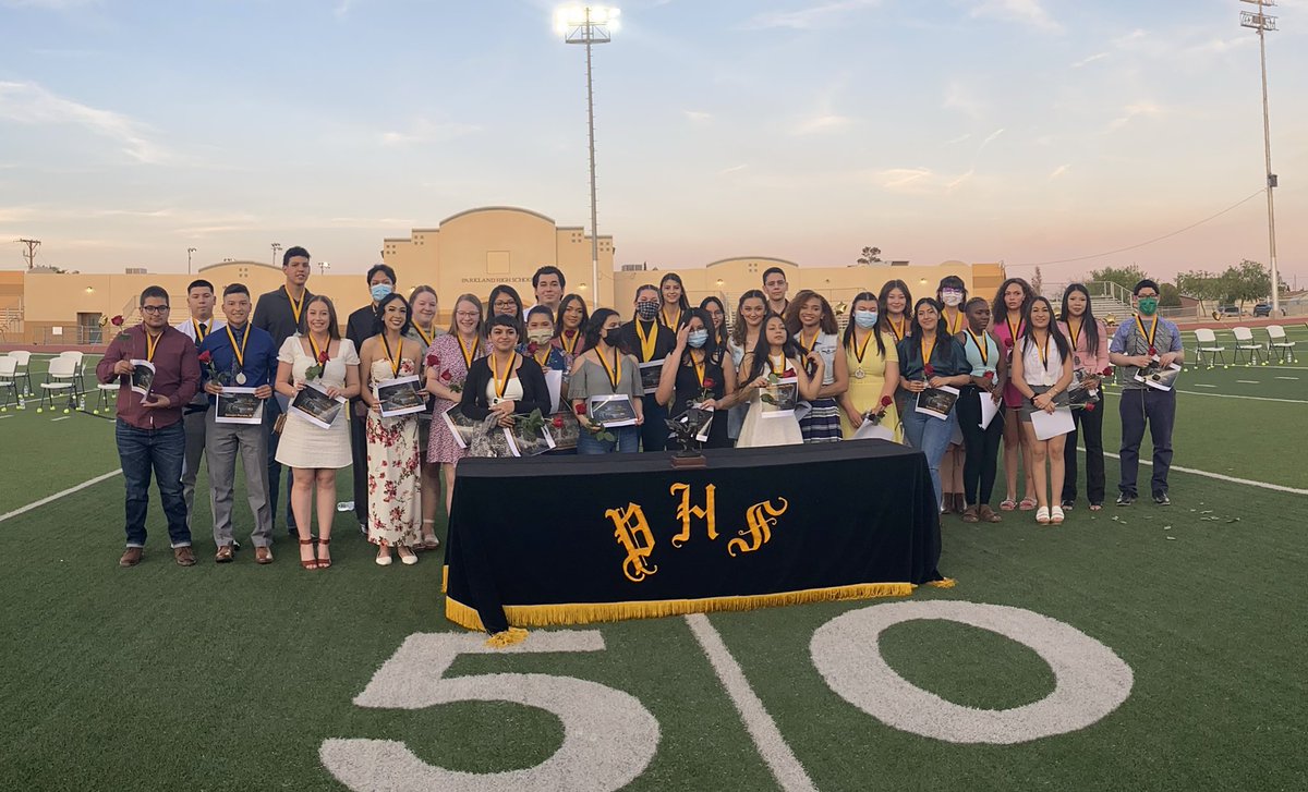 Txchick92's tweet photo. “The bull may be stronger but the Matador is smarter!”Honoring our Top 10 and Top10% tonight! Parkland’s Best! Congratulations class of 2021! @phsmats  @PenelopeBankst2  @jortiz_AP @DBumpas @AP_STellez https://t.co/aIma1D4t95