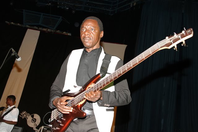 lastmusekiwa's tweet photo. Sungura music giant @alickmacheso3 turns 53 today. What's your all time favourite song from Baba Shero, mine is Charakupa! https://t.co/FM6XrPIlzA