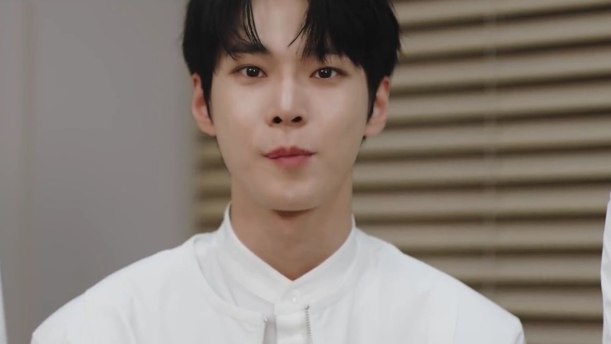 DOYOUNG tweet media