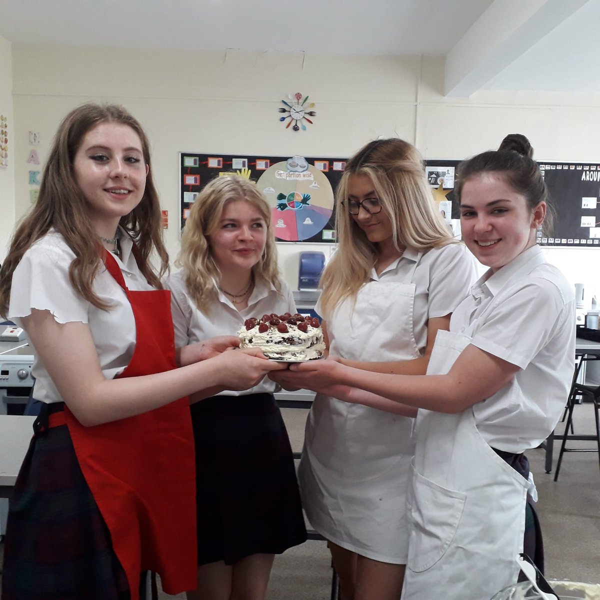 Tranby_school's tweet photo. Delicious! Year 11 German GCSE pupils have just made a Schwarzwalder Kirschtorte in @HCS_Food. Needless to say, it is all gone already... 😋 🇩🇪
#baking #germancake #tranby #tranbycroft https://t.co/jIGqvl3bAA