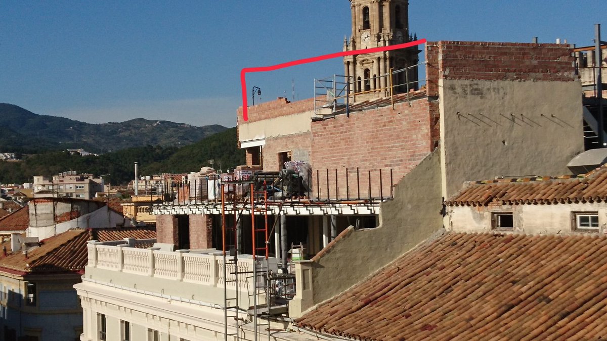 miCViajando's tweet photo. @jndpalacios Urbanismo dice que todo es legal porque ya había una estructura legalizada anteriormente... ¿Pero cómo se explica que esta estructura siga creciendo +1m para poner una piscina? Nuestra respuesta completa: https://t.co/yZUdQZ9naQ https://t.co/YKgrqP2PZ1