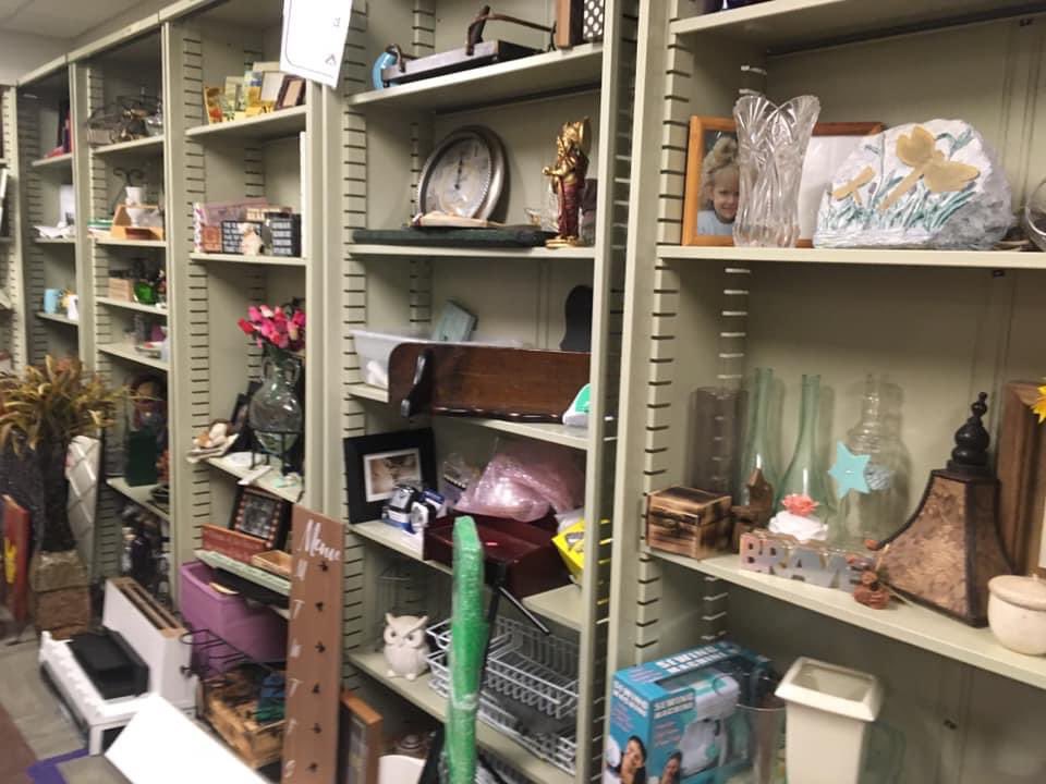 AFSAchapter211's tweet photo. Repost
We are open tomorrow 10am-1pm for active duty families E6 and below. We have lots of items available so please come check us out, and if you have time, we’d love to have you volunteer!

**Shed is locked until further notice while we get caught up on the donations we have** https://t.co/5XUQRCIHIC