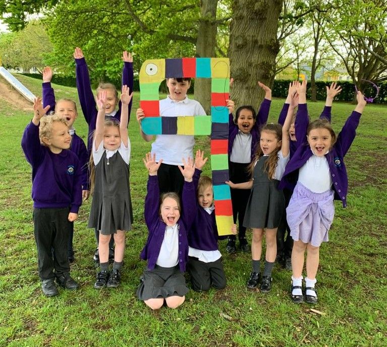 shaunheartkent's tweet photo. 📣 NINE DAYS TO GO! A huge thank you to our fabulous schools - Loose Primary, Lunsford Primary and Tree Tops Primary! You're creativity and energy is making us all the more excited for the launch of our Parade 💥 @LoosePrimary @LunsfordPrimary #elmermaidstone #Maidstone https://t.co/P0cqtsrVKy