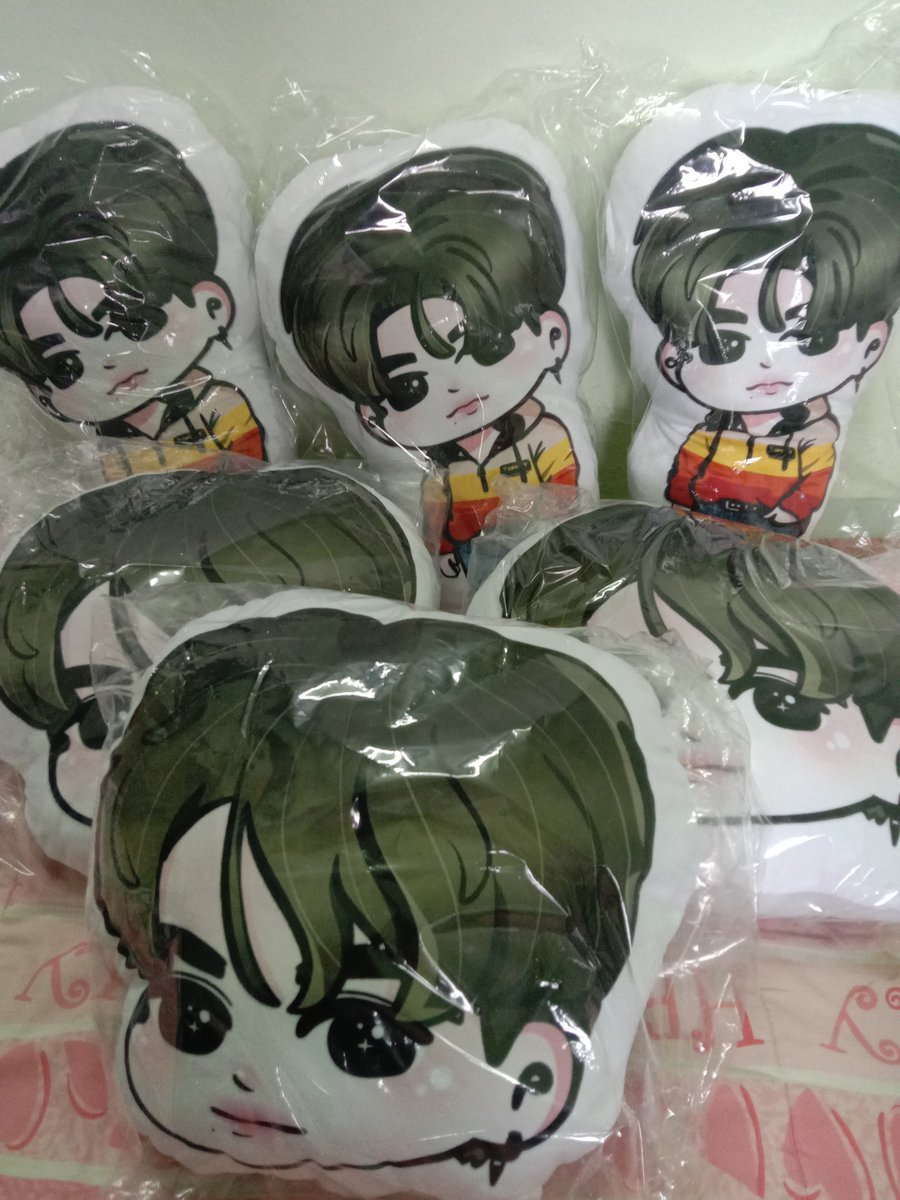 gallery_qhmd's tweet photo. ของมาถึงแล้วนะคะ ใครอยากได้น้องไปกอด สามารถเข้าร่วมกิจกรรมได้นะคะ 🙏ขอบคุณของแจกในโปรเจคนี้ด้วยนะคะ 💙 @masterdfcThai  #quanghungmasterd #MasterDBirthdayProject https://t.co/Xe9AftUByl