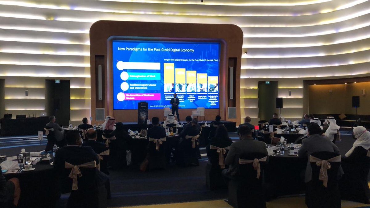 IDCMEA's tweet image. Sharing the new paradigms for the #postcovid #digital economy | Ranjit Rajan @ranjitrajan1 at the @IDC &amp;amp; @InjazatUAE #roundtable #Physicalevent taking place in #Dubai, focusing on Unlocking Innovation Genius @yashidc @abhigopalka