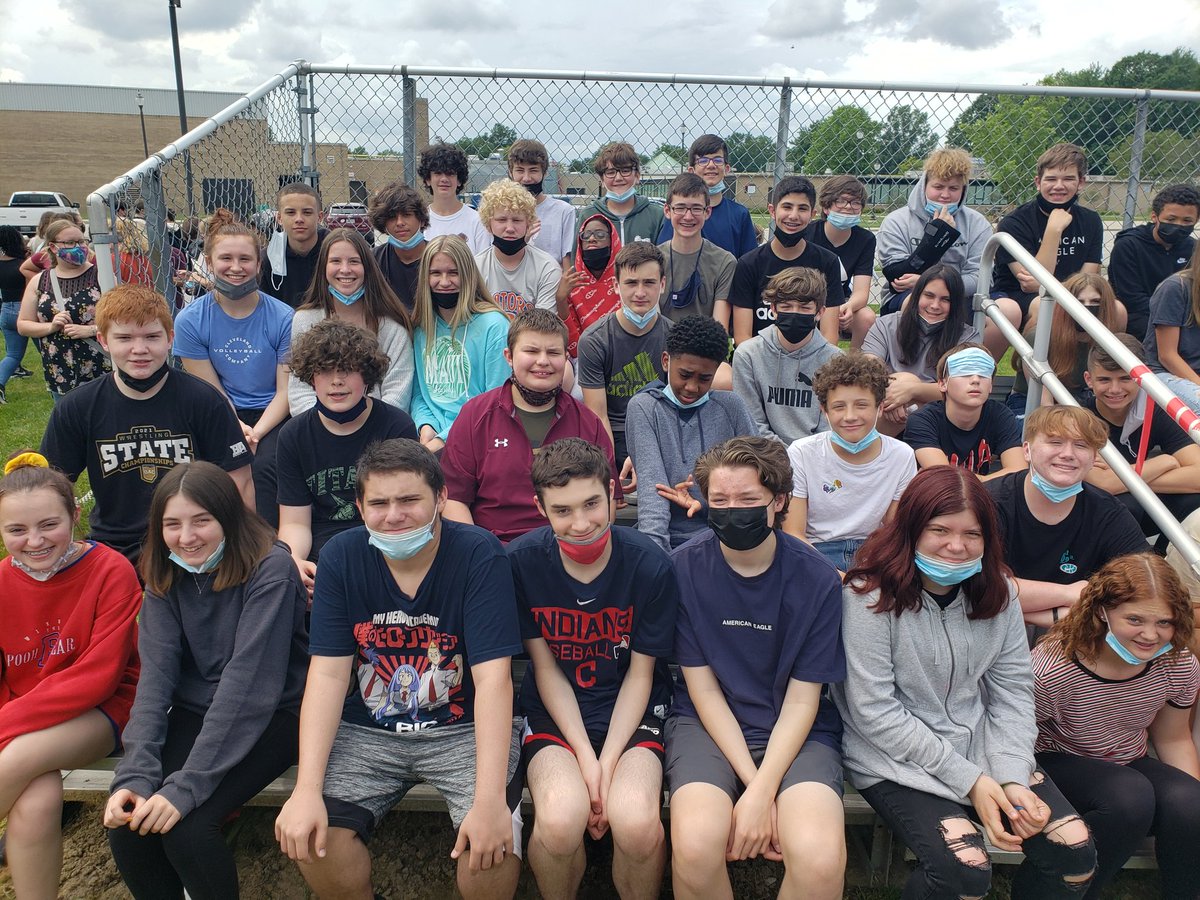 8bBmms's tweet photo. Wishing our 8B Believers a FANTASTIC summer!! #bmmstitans https://t.co/Te2lj1bLvq