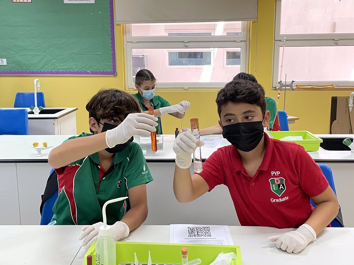 Different colours, different chemistry!
#DreamInspireAchieve #IB #Chemistry #FutureReady #science #Chemicals #FutureScientists #HandsOnLearning #Experiment #Responsibility