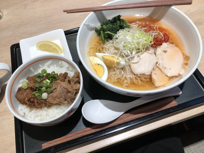 デニーズで豪遊した 