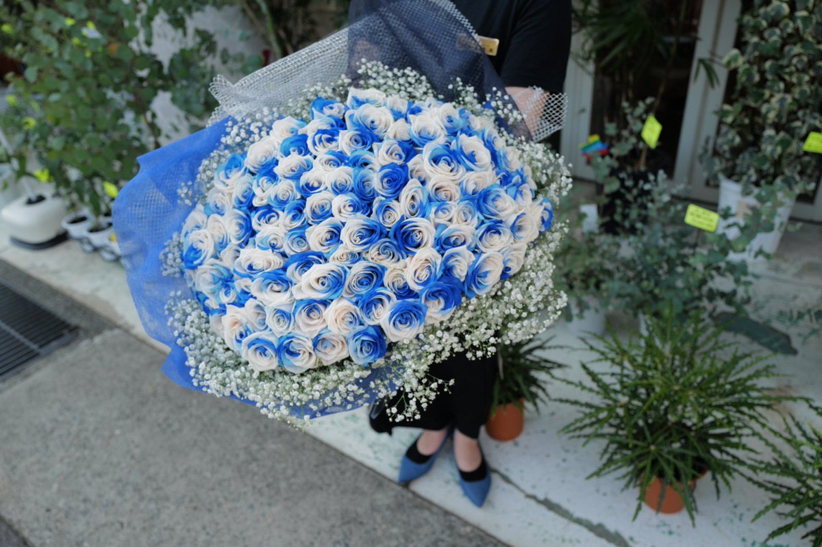 ローズショップ ブルーアンドホワイトローズ100本の花束 花言葉 永遠の愛