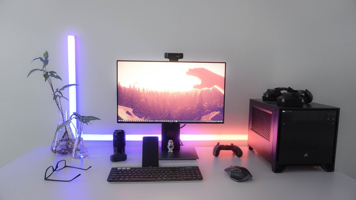 telilight's tweet image. hhave a nice desk.