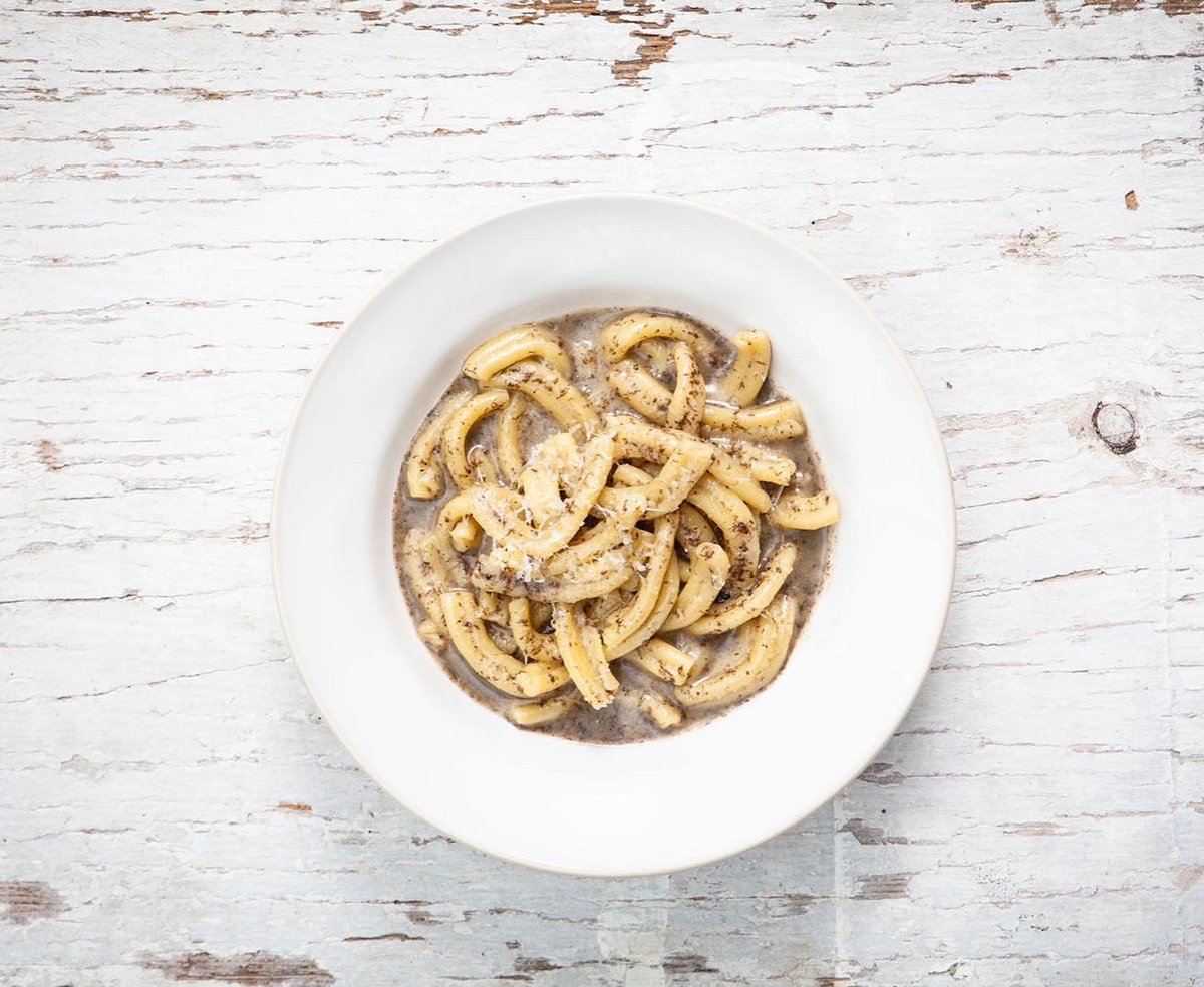 samsriversideW6's tweet photo. Super excited to be stocking incredible pasta from @ottotoyou #philhoward in our little shop- strozzapreti with black winter truffles is insanely good! #pastalovers #foodpassion #SupportSmallBusiness #shoplocal #supporthospitality https://t.co/NpeQ5JnAJM