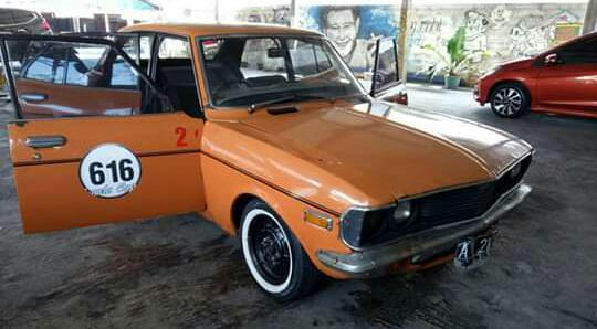 Suka Mobil Tua tweet media
