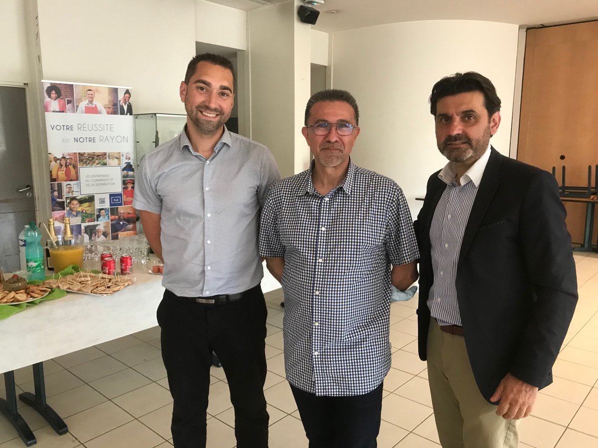 La force d’une entreprise : ses équipes !
Accompagner nos fidèles collaborateurs dans leur nouvelle vie, c’est dans cet esprit que l’équipe de MRM s’est réuni autour de Daniel Piras, chef de secteur depuis 21 ans.
Une façon également de le remercier.