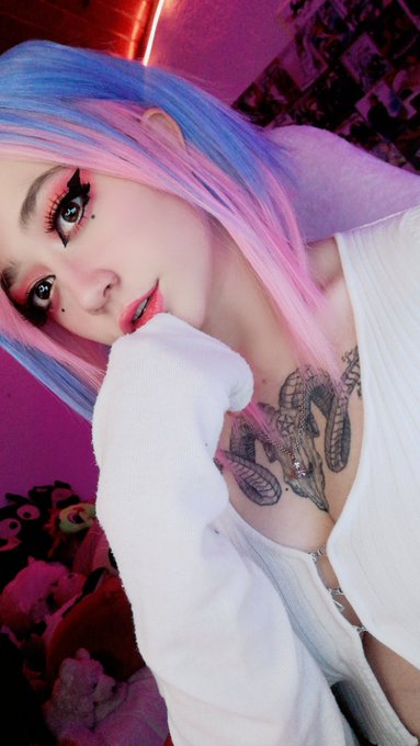 Did u miss me? Im back https://t.co/q9kqayYKUG https://t.co/k5HC54Eut2