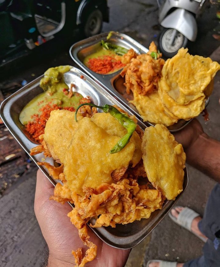 Roobal_25's tweet image. पेहली बारिश में पकोडे कहाँ रुकने वाले थे...
#fritters #pakode #foodie