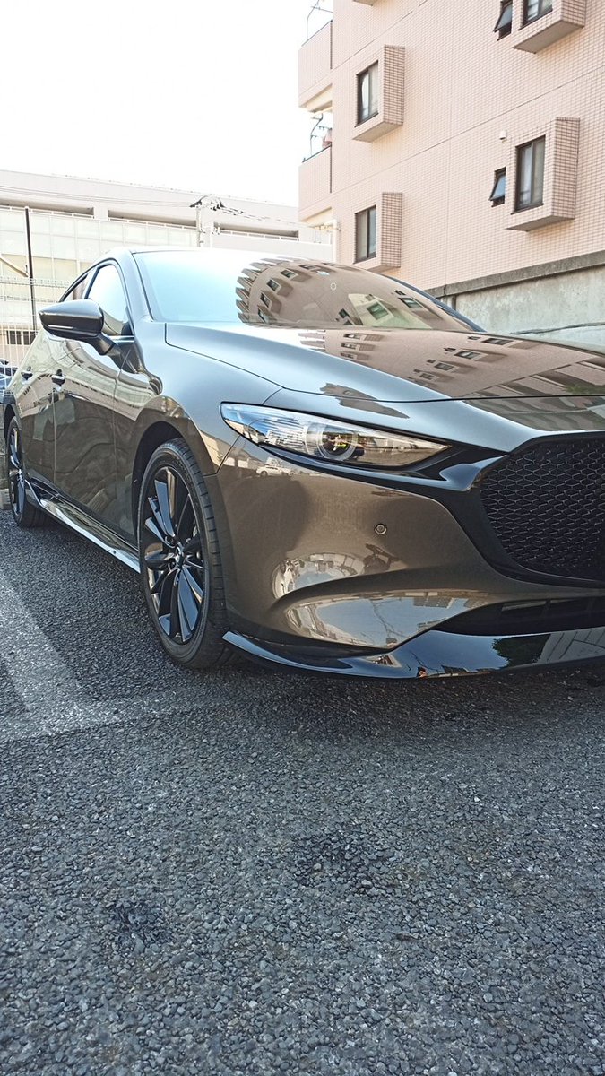 10Mazda3's tweet photo. 来週から梅��入りでしょうか？
その前にとりあえず洗車しました✨😅
#Mazda3 
#洗車 https://t.co/LMYyxaJjy1