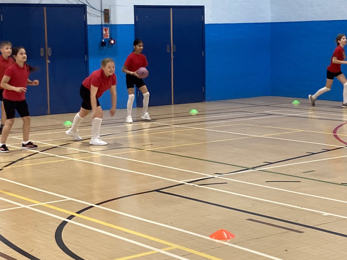 WhetstoneYear5's tweet photo. Year 5 had a fantastic afternoon at Aldridge school doing dodgeball and cricket. As expected, their behaviour was a credit to the school. https://t.co/7F3Sowu9of