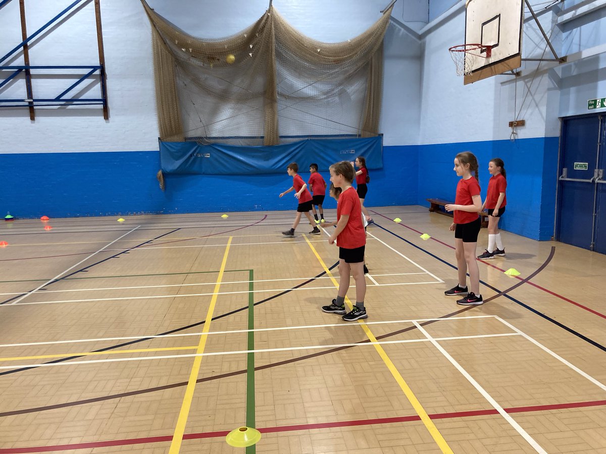 WhetstoneYear5's tweet photo. Year 5 had a fantastic afternoon at Aldridge school doing dodgeball and cricket. As expected, their behaviour was a credit to the school. https://t.co/7F3Sowu9of