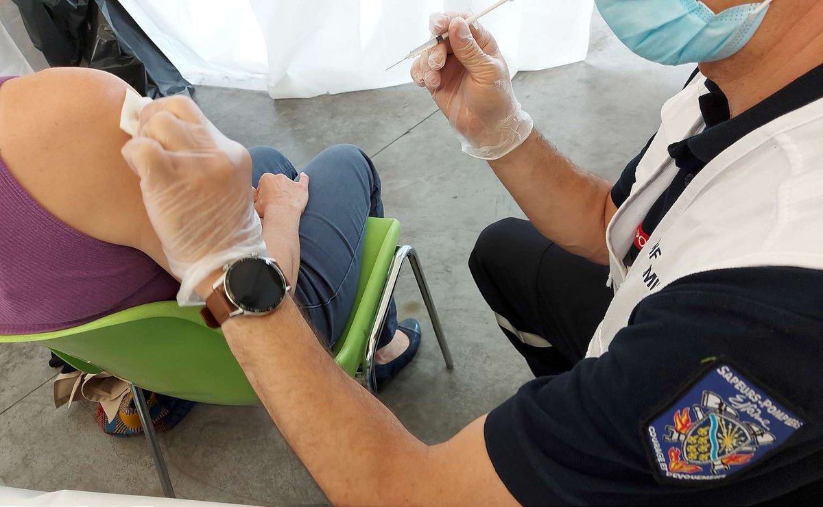 #JeudiMerci Le <a href="/sdis91/">Sapeurs-pompiers 91</a> remercie tous les personnels mobilisés au centre de #Vaccination de notre école départementale à <a href="/VMerogis/">Ville Fleury-Mérogis</a> : 26 468 actes de vaccination depuis le 6/03, et les agents engagés sur le site de <a href="/Palaiseau91/">Ville de Palaiseau</a> (8723 vaccinés) et ceux présents à <a href="/villesgdb91/">Ville de Sainte-Geneviève-des-Bois</a> #covid