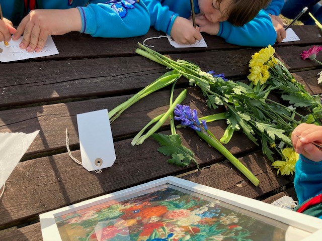 cornwallmp's tweet photo. 🌿In the run up to #VanHuysumVisits, our Engagement Lead Celine visited @elvycurious for an outdoor learning session with local children to create alternative interpretative labels to accompany the painting!
💐Flowers in a Terracotta Vase is on display @Concernwad until Sunday. https://t.co/abrnJRdKyG
