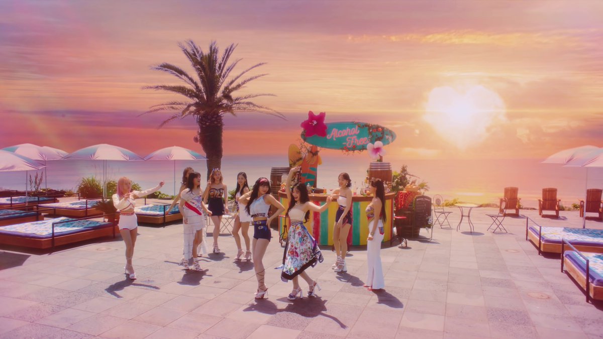 mtvasia's tweet photo. it's #thirstythursday, but i'm going 'Alcohol-Free' with @JYPETWICE today~~~ 🍸

#TWICE #트와이스 #AlcoholFree #TWICE_Alcohol_Free #ONCE #ONCEs https://t.co/BsOLy63JUV