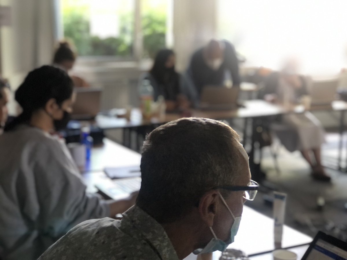 MDE_CE's tweet photo. Hier se déroulait la première session du « DigiPro» une journée de découverte autour des métiers du numériques par la pratique à destination des conseillers emploi-formation 🧑‍💻👩‍💻
(1/2) #jeudiphoto https://t.co/6FsAC9znGk
