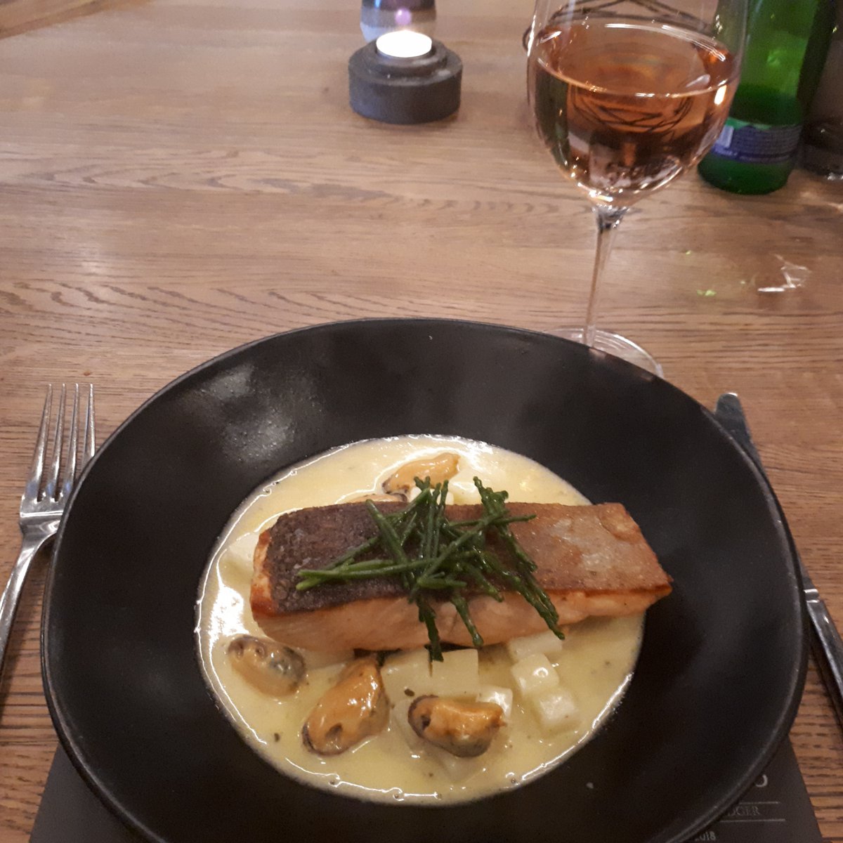 The MICHELIN Guide (@michelinguideuk) on Twitter photo Perfect accompaniment to sea trout: juicy mussels, butter sauce and a chilled glass of Syrah rosรฉ <a href="/bonniebadgerg/">The Bonnie Badger</a> #Gullane #Scotland #BibGourmand
guide.michelin.com/en/article/traโฆ Perfect accompaniment to sea trout: juicy mussels, butter sauce and a chilled glass of Syrah rosรฉ <a href="/bonniebadgerg/">The Bonnie Badger</a> #Gullane #Scotland #BibGourmand
guide.michelin.com/en/article/traโฆ