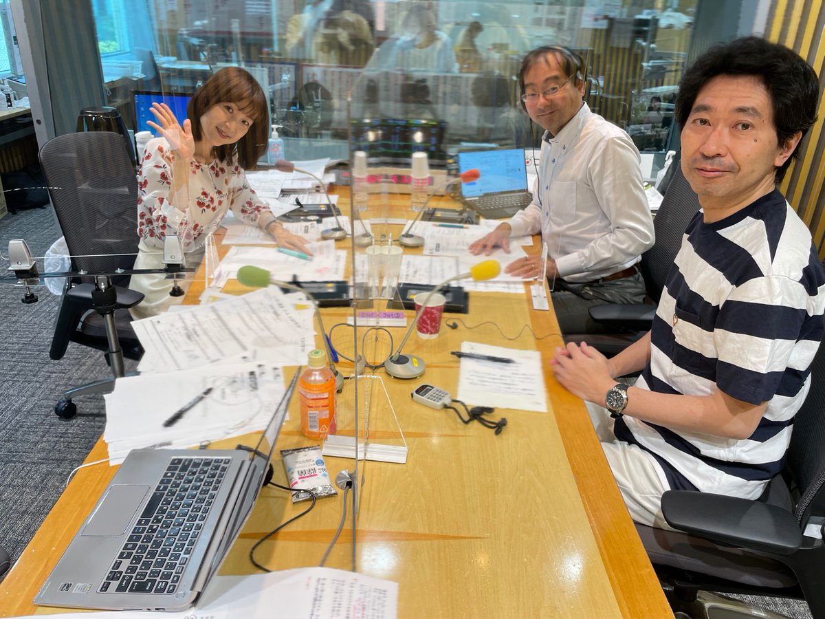 辛坊治郎 ズーム そこまで言うか 辛坊治郎ズーム ニュースデスクは森田さんです 増山さやか アナウンサー 珍しくポーズ ニッポン放送 飯田浩司