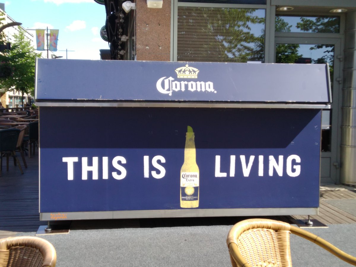 JP_Latti's tweet photo. Mainio slogan ko. olutmerkille! 👌

Muita itseironiseen sävyyn toimivia voisivat olla esim. 
THE NEW NORMAL
ja/tai
THE BEER NORMAL. 🍺

#Olut #Terassit #Kesä #CoronaBeer https://t.co/nseqEk6Rqf