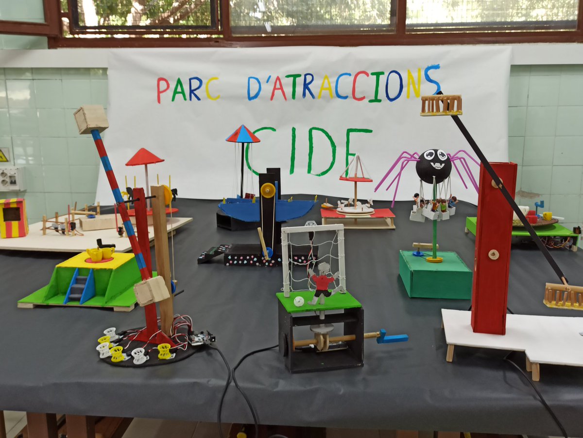 tecnocide's tweet photo. Els alumnes de 2n d'ESO de la @CooperativaCIDE ja han presentat el seu projecte al festival del @RetoTech de la @FundacionEndesa i ho han fet beníssim!!! Molt orgullosos de la feina feta #tecnologia #somCIDE
I ara, a gaudir del festival i a berenar per cortesia de l'@afacide https://t.co/XbwrSNutJG
