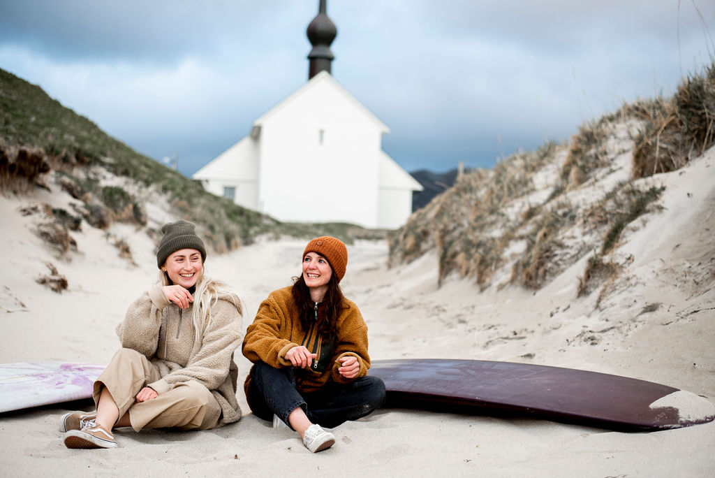 ArcticPaper's tweet photo. Based on their shared passion for #paper and surfing, #graphic designers and #photographers Camilla &amp; Naomi create inspiring visual content. Learn about how they met and started Salt&amp;Wax in #paperpassionbyarcticpaper, here: https://t.co/enjwURxhXB Photo: Lindsey Bundschuh  #art https://t.co/jFaZcPL1ie