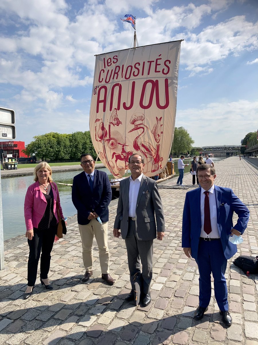 Présent à #Paris aujourd’hui pour les Curiosités de l’#Anjou, aux côtés du Président d’<a href="/Anjoutourisme/">Anjou tourisme</a> <a href="/chalopinbauge/">Philippe Chalopin</a>, pour promouvoir l’attractivité de notre #territoire !