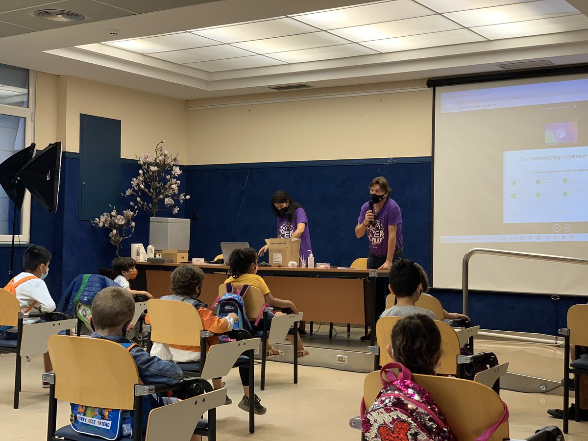 OpenScienceFest's tweet photo. Gaur goizean, Mujika Eskolak bisita egin digu Mikroskopia Bootcamp-ean parte hartzeko. Espero dezagun esperientzia zoragarria izatea! #bbkopenscience
Jarrai ezazu gure streaming-ean show parte-hartzaile hau ⬇️
https://t.co/2SCFoIK6CG https://t.co/T4jQYDY9Yq
