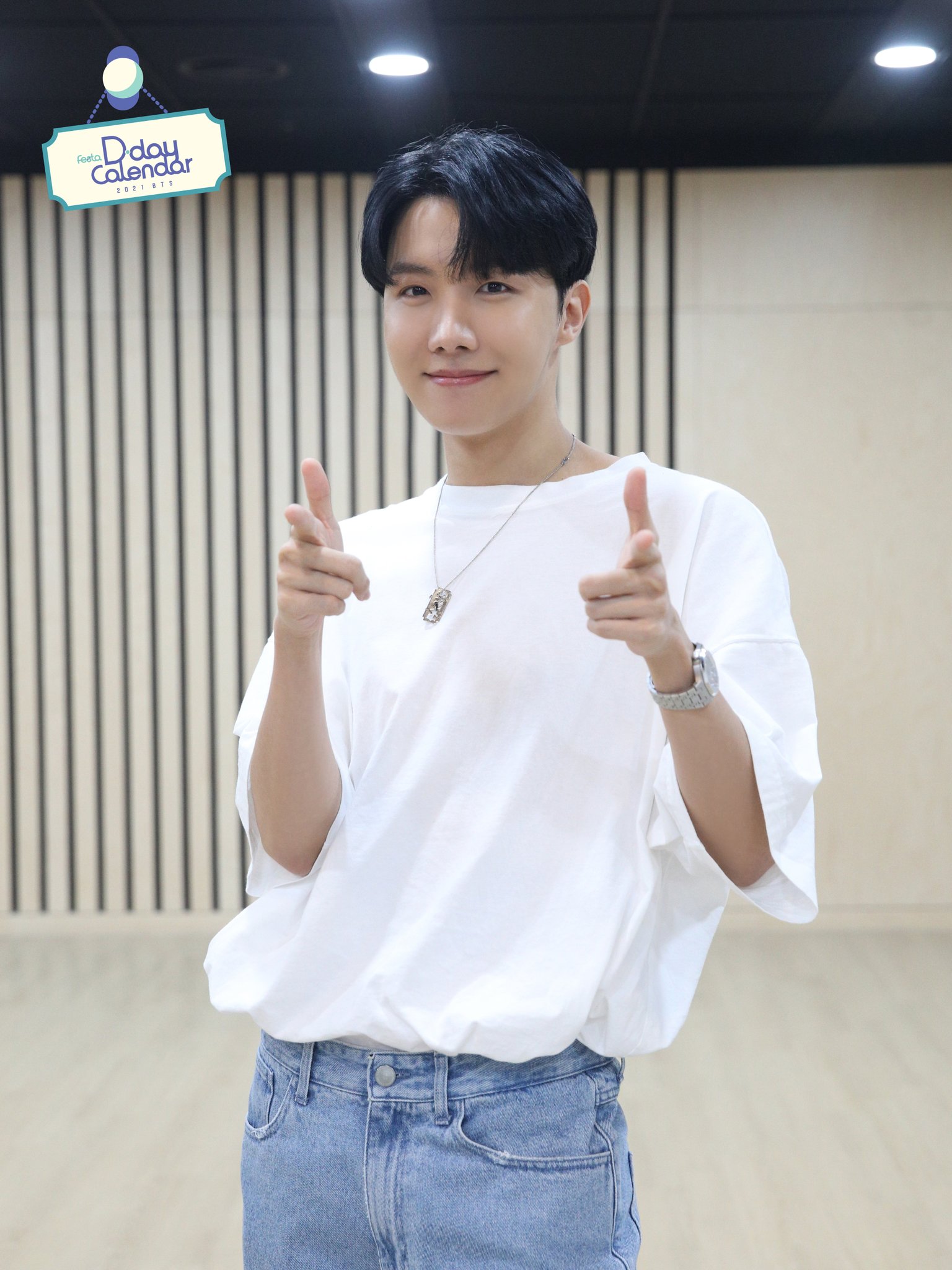 BTS FASHION/STYLE FINDER — 190517  J-Hope : Official Twitter Update Human