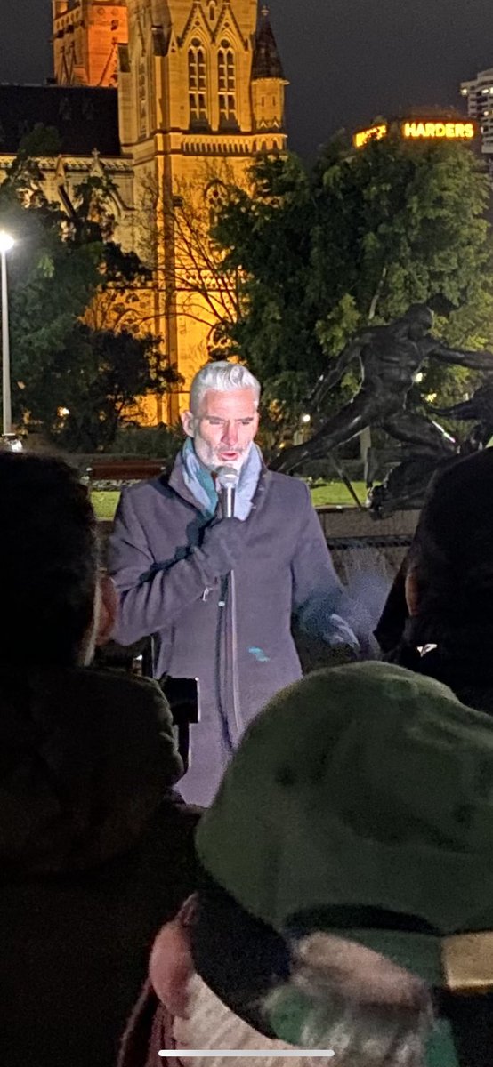 barbwodecki's tweet photo. #hometobilo at Hyde park (too far back for many photos) #sydneyfortharni https://t.co/bwrSC0WHPI