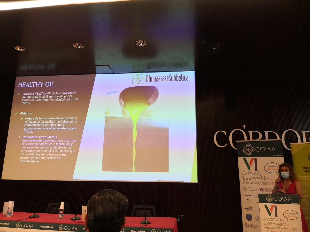 iagronomos's tweet photo. Nuria Yañez @almasubbetica destaca los proyectos #HealthOil y #OilOx que están realizando para obtener resultados #AOVE saludables de calidad y que ofrezcan rentabilidad https://t.co/6gOZo6THip